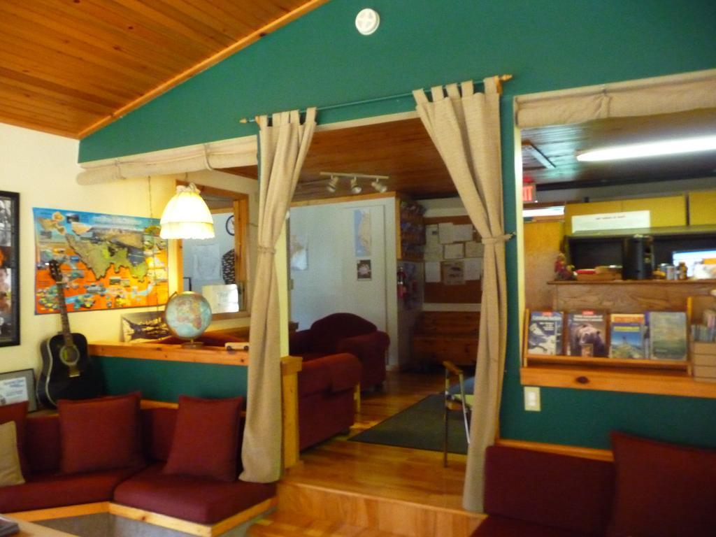 Hi Castle Mountain - Hostel ภายนอก รูปภาพ